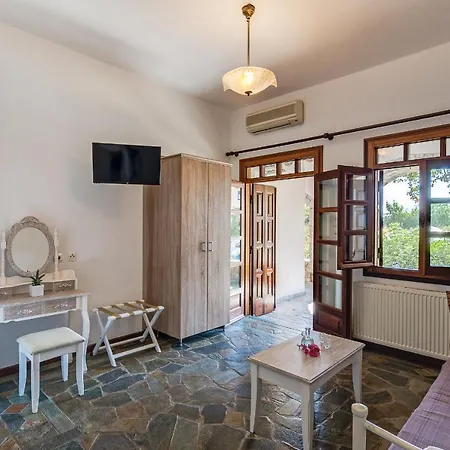 Samaria Studios Khora Sfakion Exterior photo